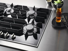 Load image into Gallery viewer, Miele KM3010 24″ Liquid Petroleum on Glass with 4 burners